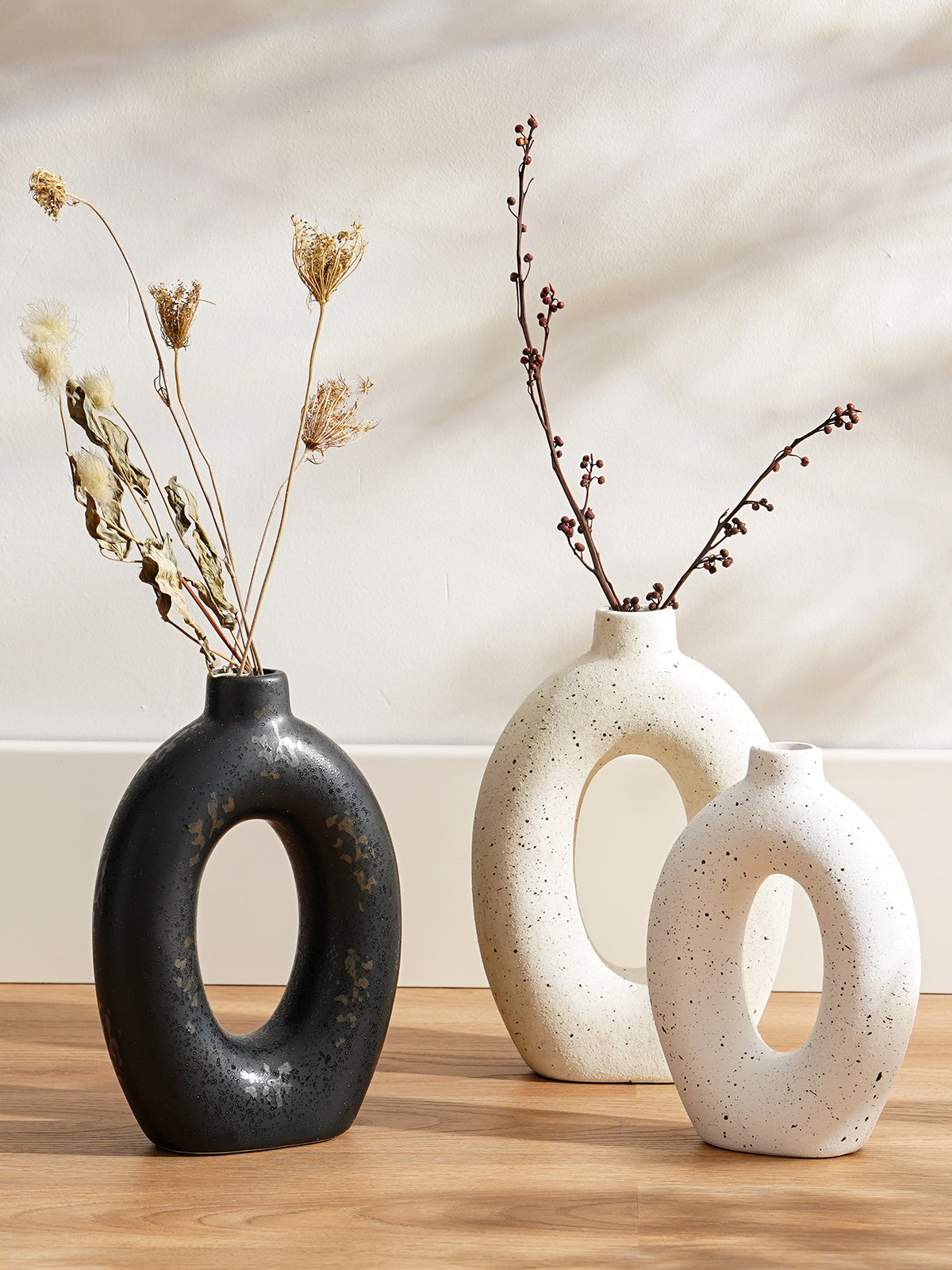 LE TAUCI Donut Vase Set of 2, 10.5” & 8.5” Hollow Ceramic Flower Vases, Nordic Decor Decorative Centerpiece for Living Room, Entry Table, Shelf, Mantel, Ivory Speckled