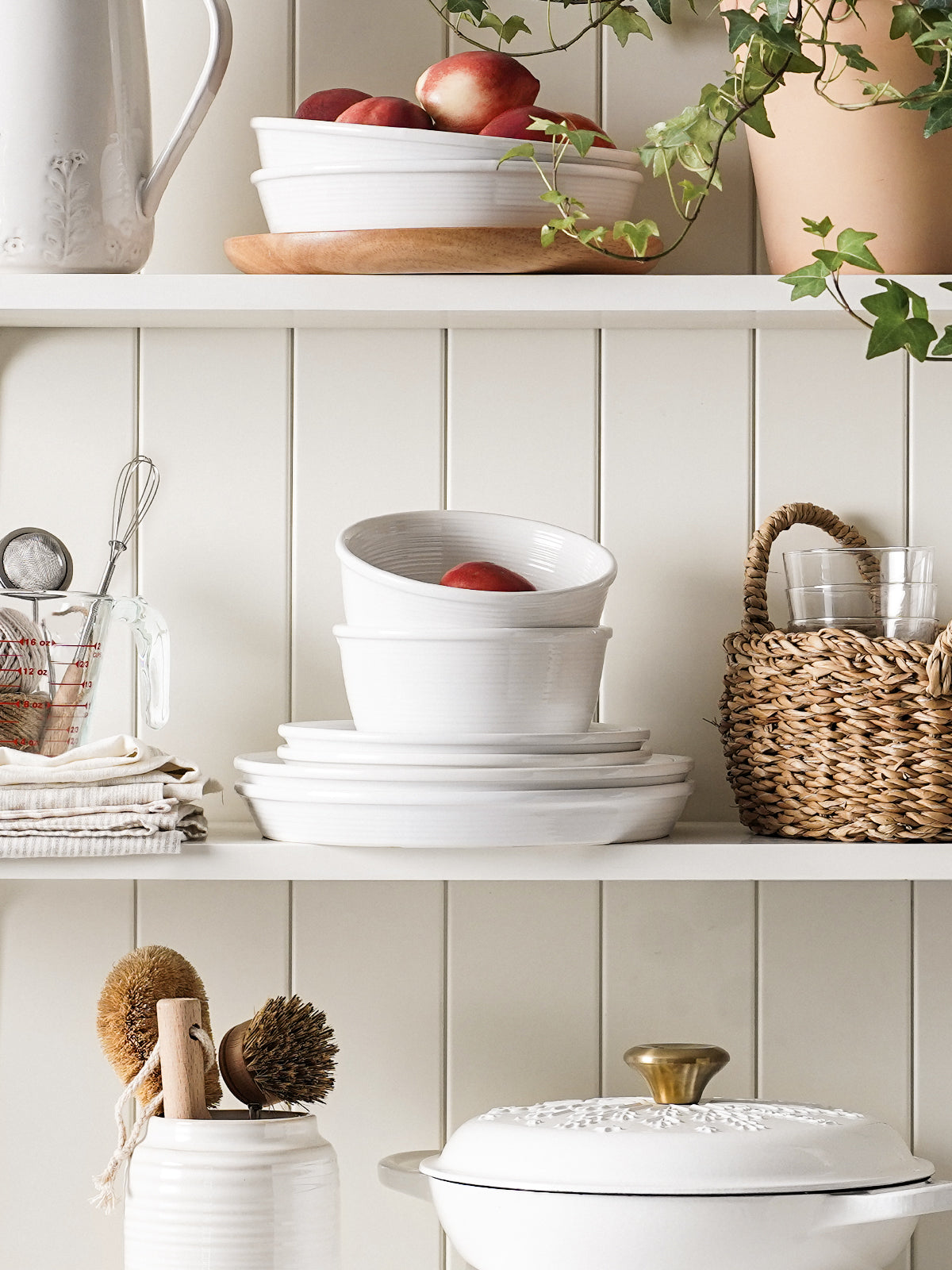 LE TAUCI 16-Piece Ceramic Dinnerware Set with Pasta Bowls (30 oz), Service for 4 – White Farmhouse Plates & Dishes (10" Dinner, 8" Salad, 6" Bowls, 8.5" Pasta) for Housewarming, Wedding Registry Gift